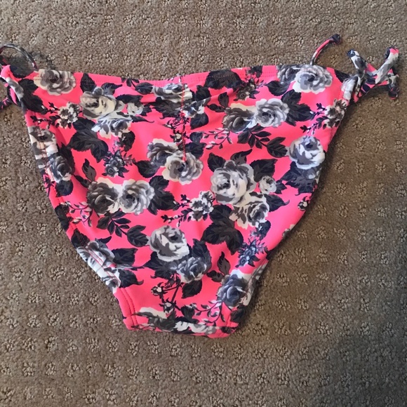 Pink floral bikini bottom - Picture 2 of 3