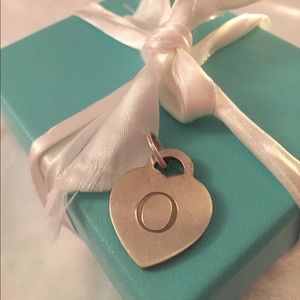 Tiffany & Co. "O" heart tag charm