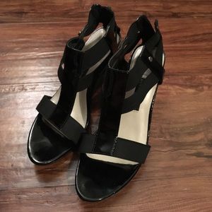 Black wedges