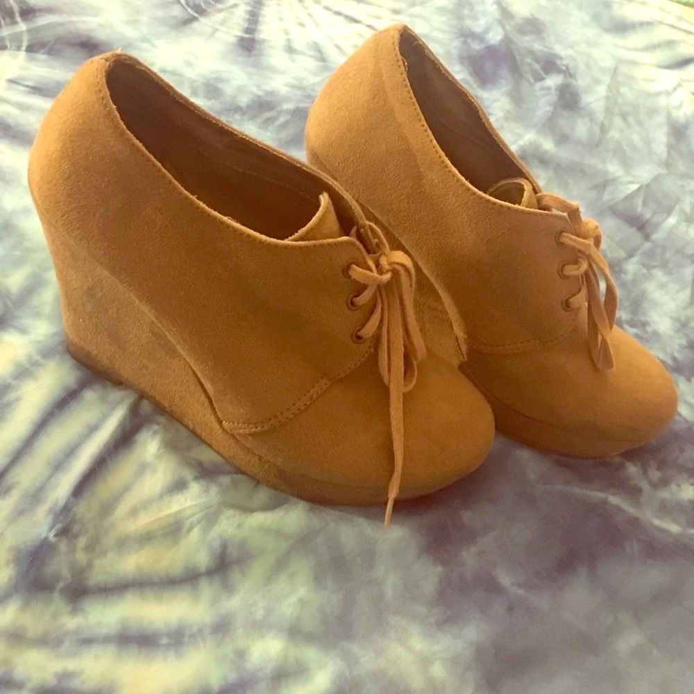 Wedges booties.