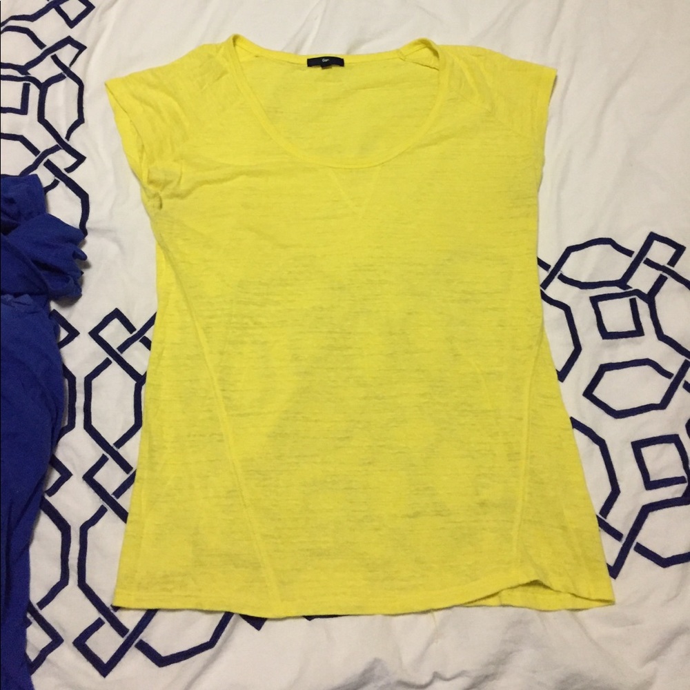 Gap bright yellow T-shirt