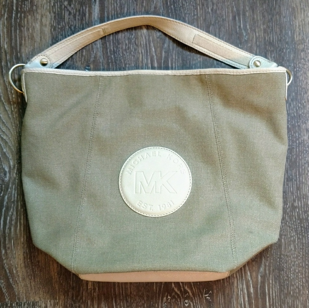 *SOLD* Gently used MK handbag