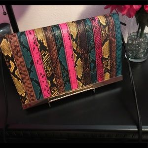 ALDO COLORFUL SNAKE PATTERN CLUTCH
