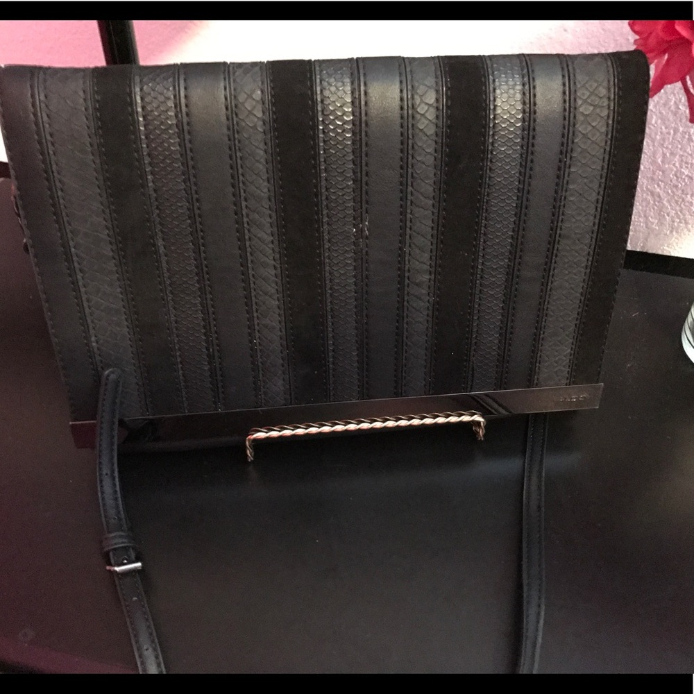 ALDO BLACK CLUTCH