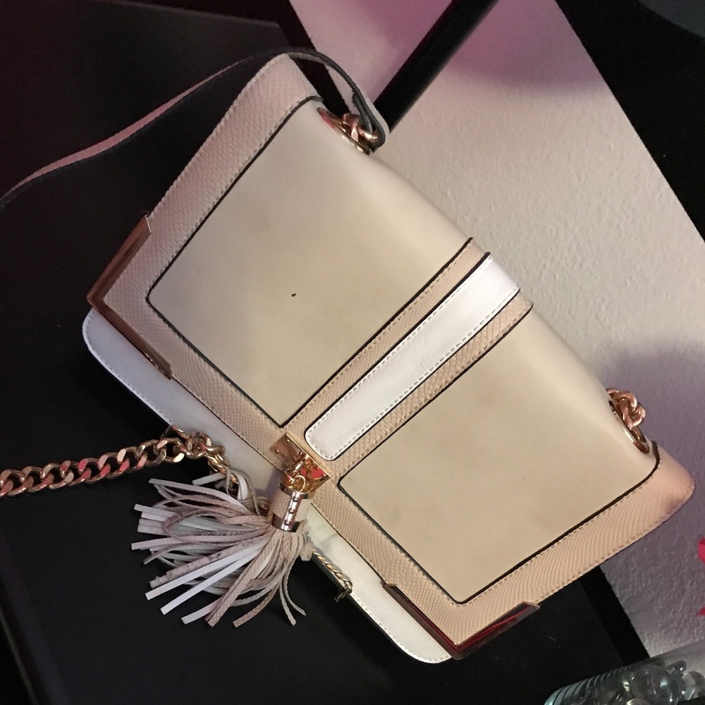 ALDO CLUTCH