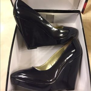 Navy wedge heel pump