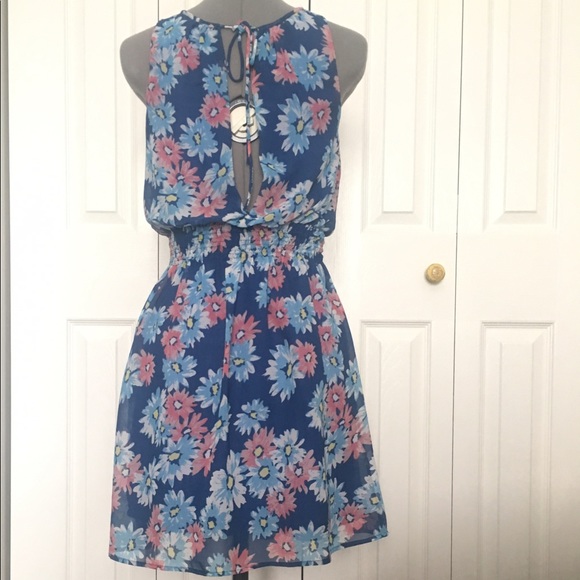 Flower power - Picture 2 of 2