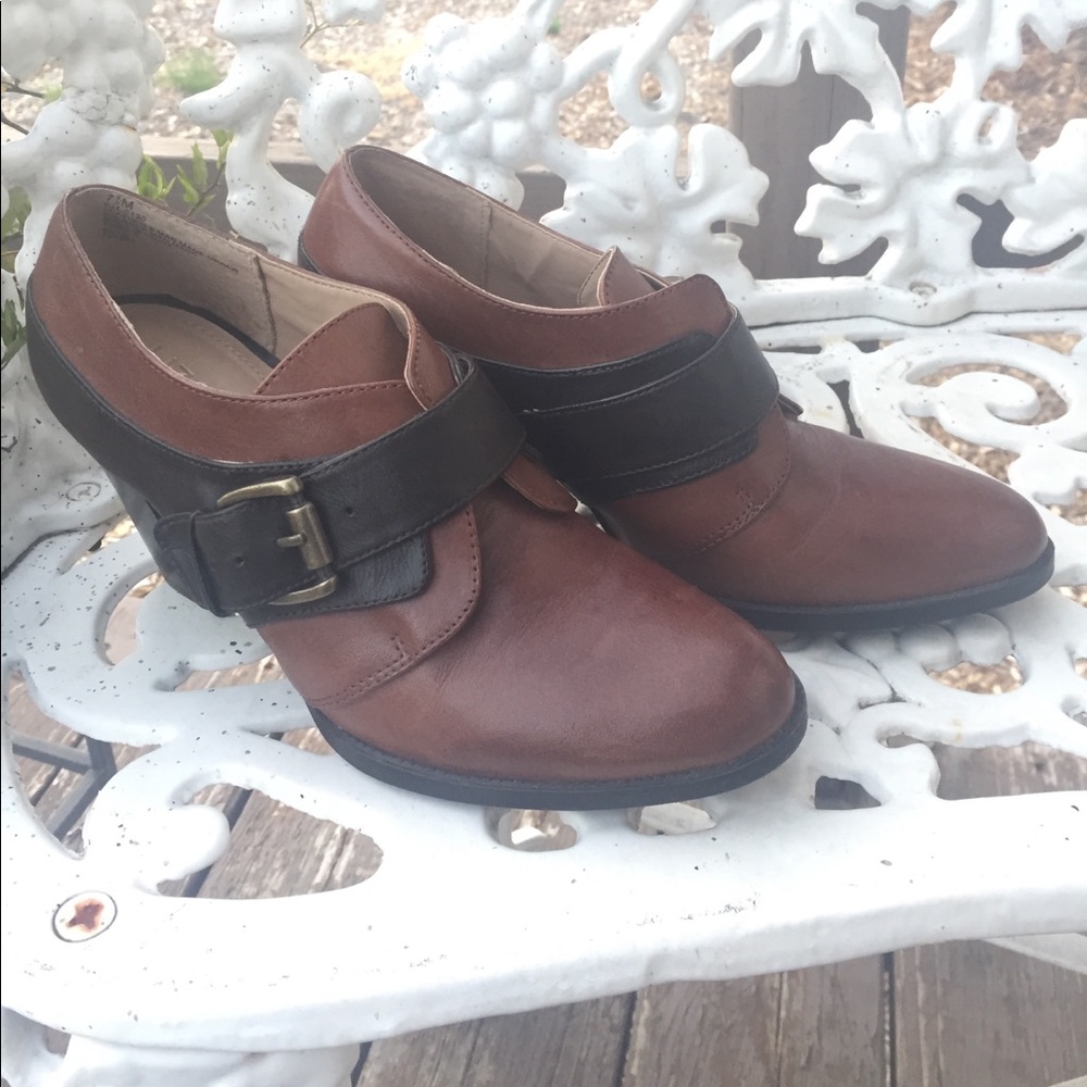 Liz and Co two toned leather ankle boots