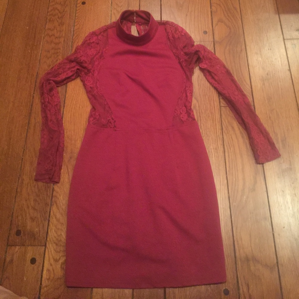 Tobi lace body con dress