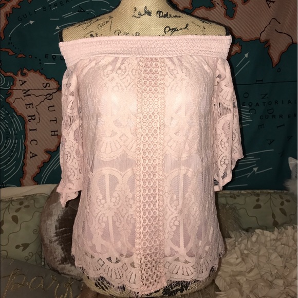 Francesca's off the shoulder pink lace blouse - Picture 3 of 4