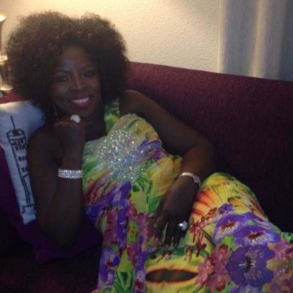 Meet your Posher, Helen - Picture 1 of 1