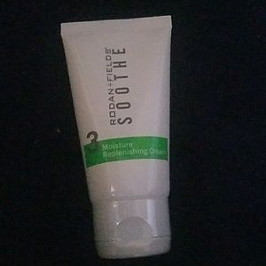 Rodan and Fields SOOTHE moisture Cream