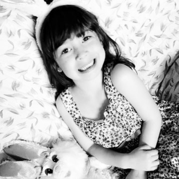 Meet your Posher, Krysten - Picture 2 of 4