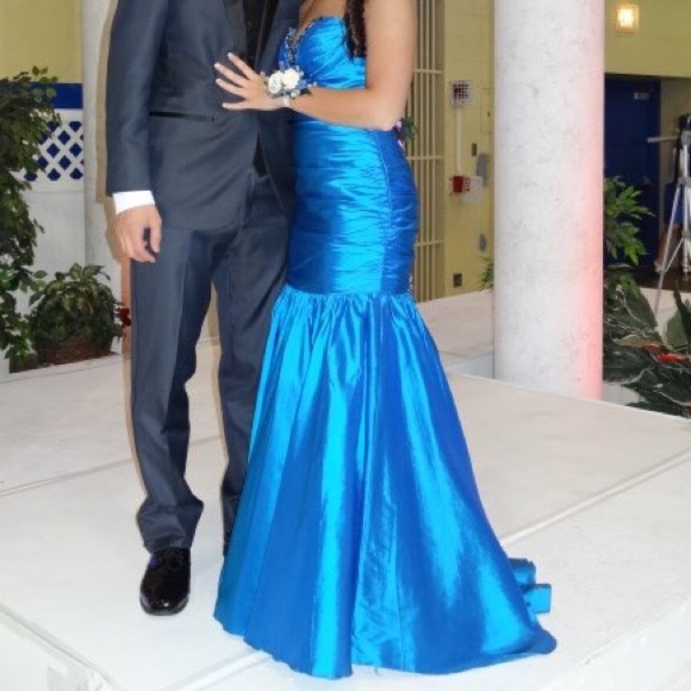 Sherri Hill strapless mermaid gown!