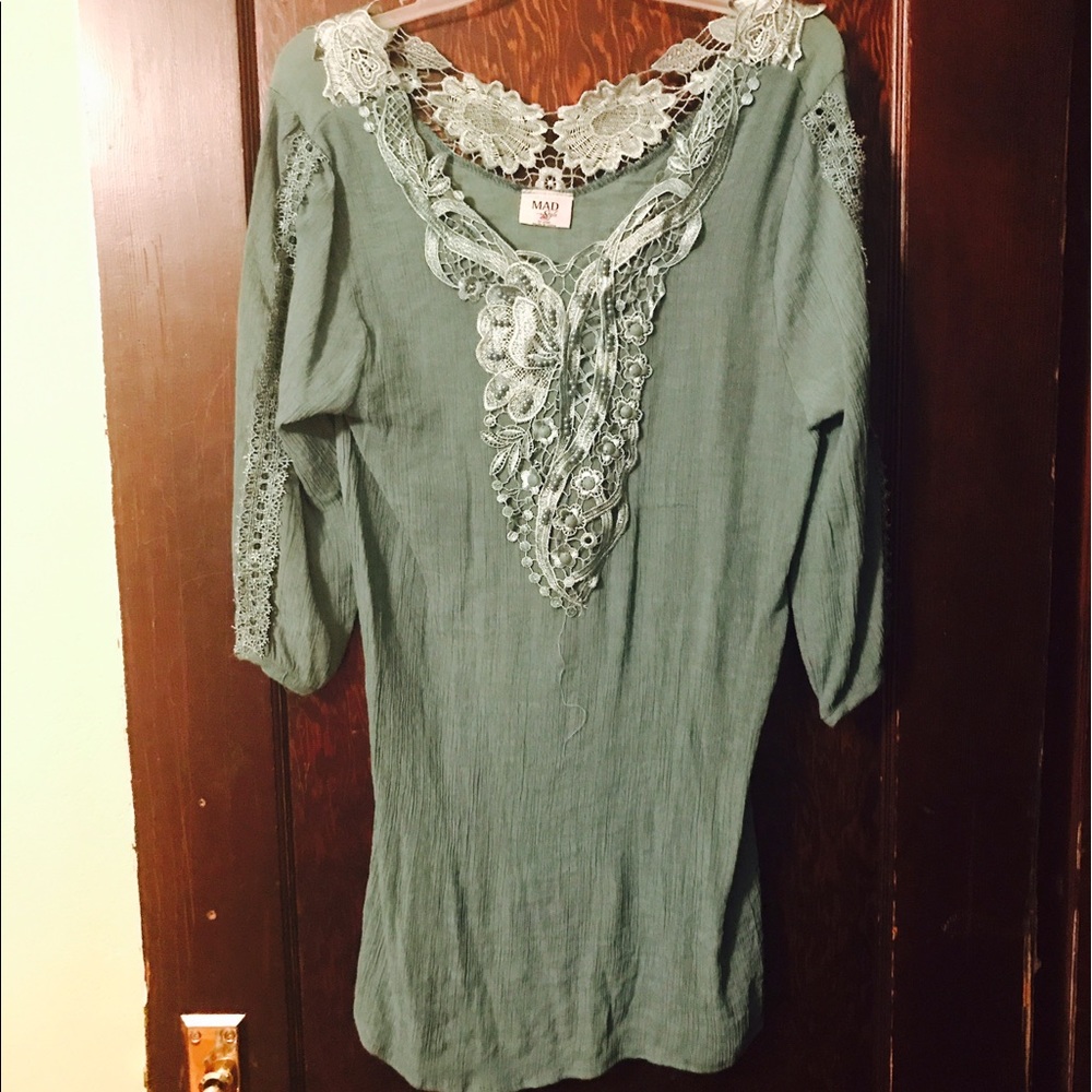 Green/ blue top