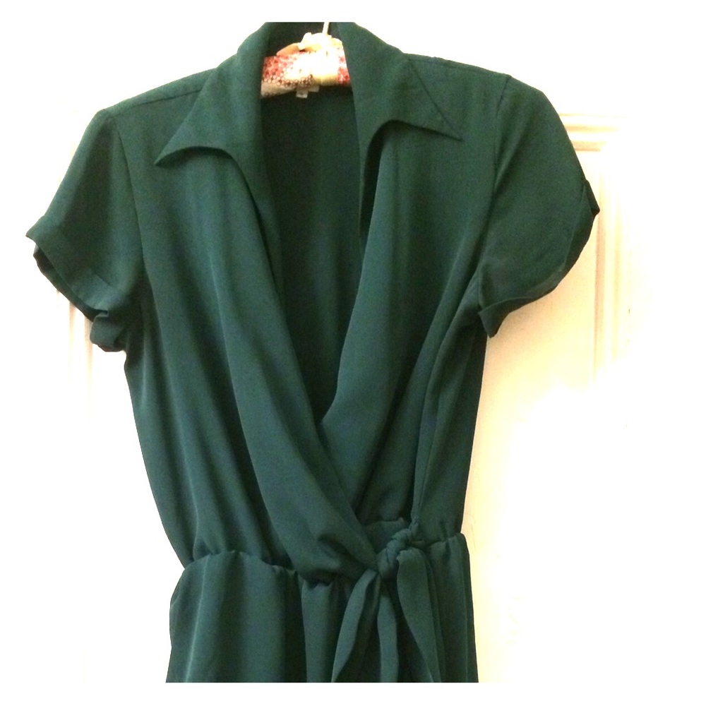 Halston Heritage Emerald green tulip dress