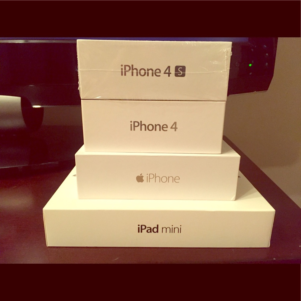 Apple iPhone and iPad boxes