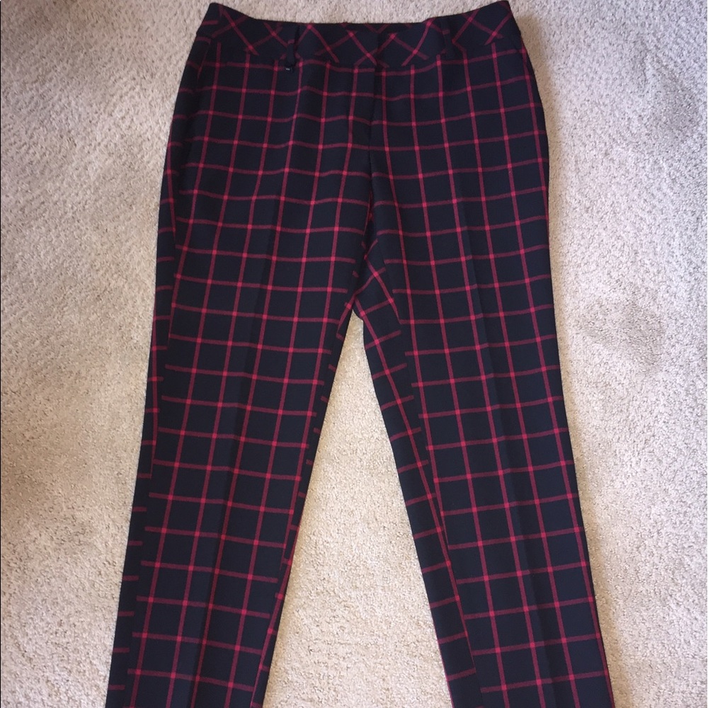 WHBM Ankle Length/crop pant size 4, black and red