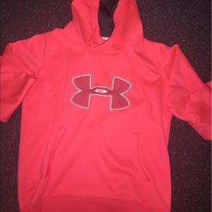 Woman's Under Armour Sweatshirt