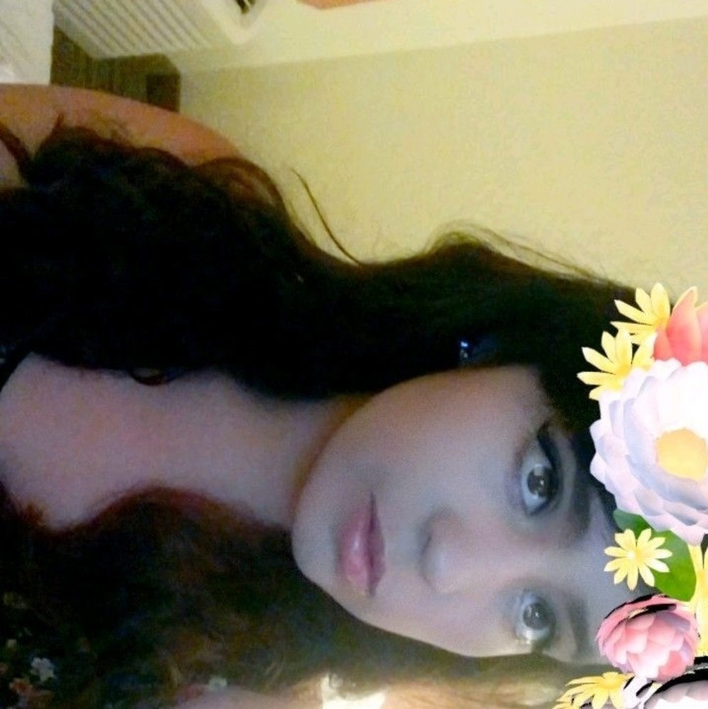 Meet your Posher, Elise