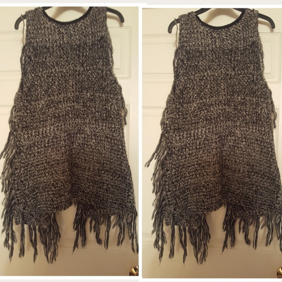 Cute shaggy fur vest.Great with jeans&a ttee shirt - Picture 5 of 5