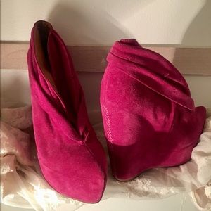 Gorgeous Jeffrey Campbell Wedges!