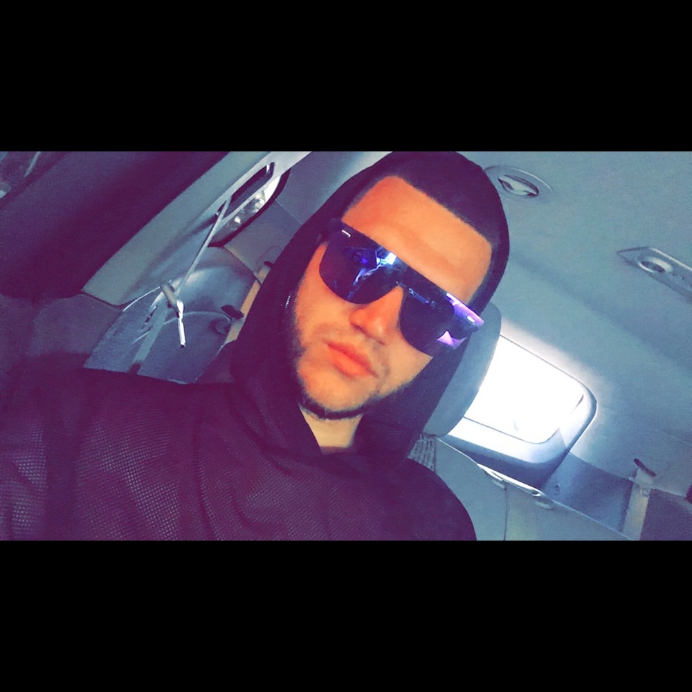 Meet your Posher, Luis