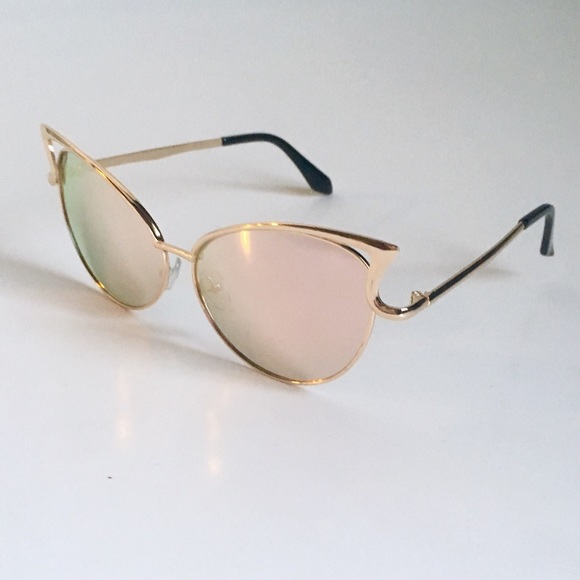 Retro-style Rose Gold Sunglasses - Picture 2 of 3