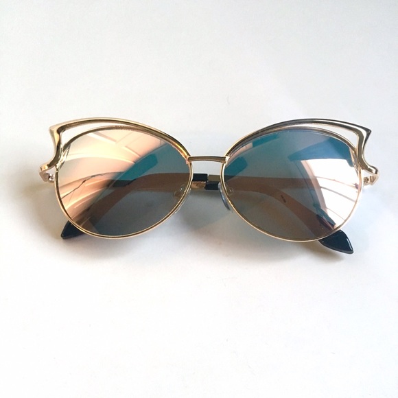 Retro-style Rose Gold Sunglasses - Picture 1 of 3