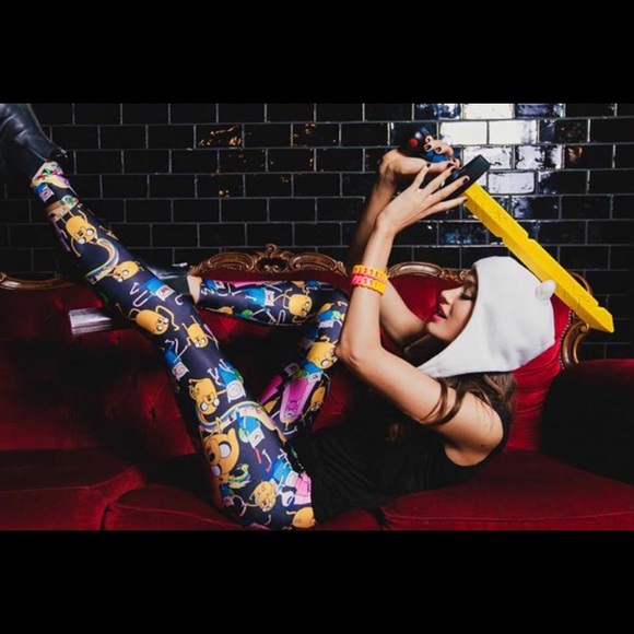 ✨LAST ONE✨ Adventure Time Fashion Leggings - Picture 4 of 8