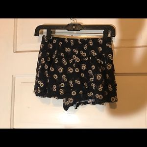 LA hearts flower shorts