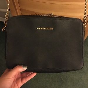 Michael kors jet set cross body