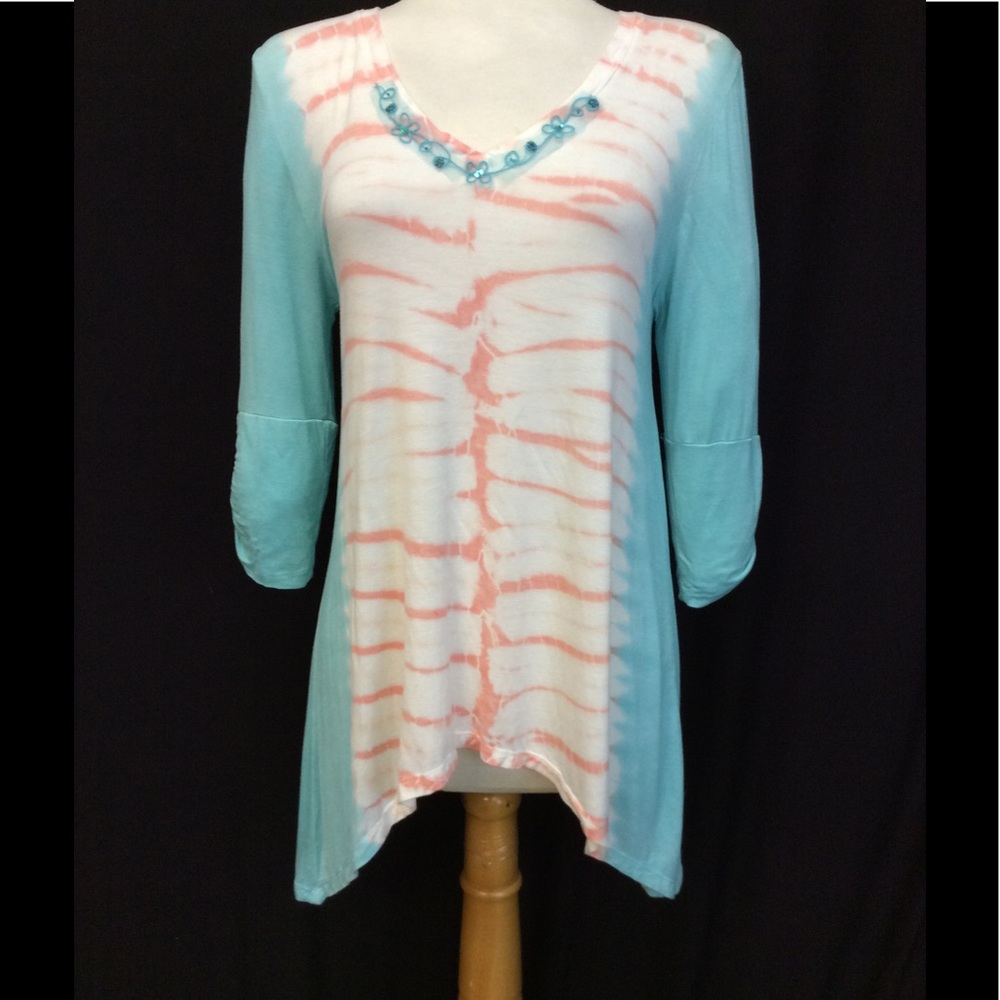 V-neck tie dye, 3/4 ruched sleeve tunic top