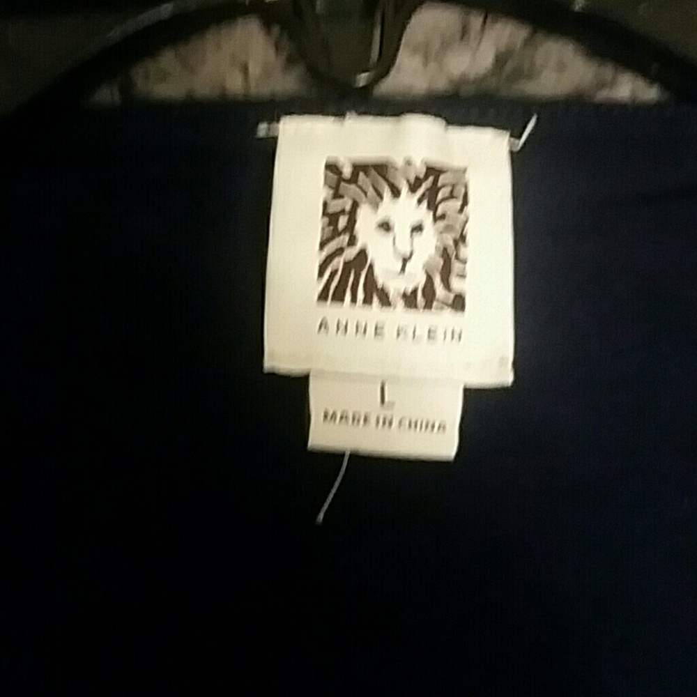 Navy blue short sleeve top - Picture 3 of 5