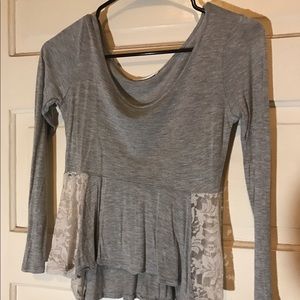 3/4 sleeve grey top with white lace