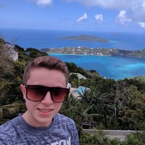 Meet your Posher, Brady