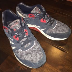 Reebok ventilators. Navy blue and red, size 12