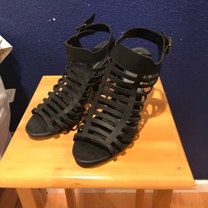 Black strappy heals