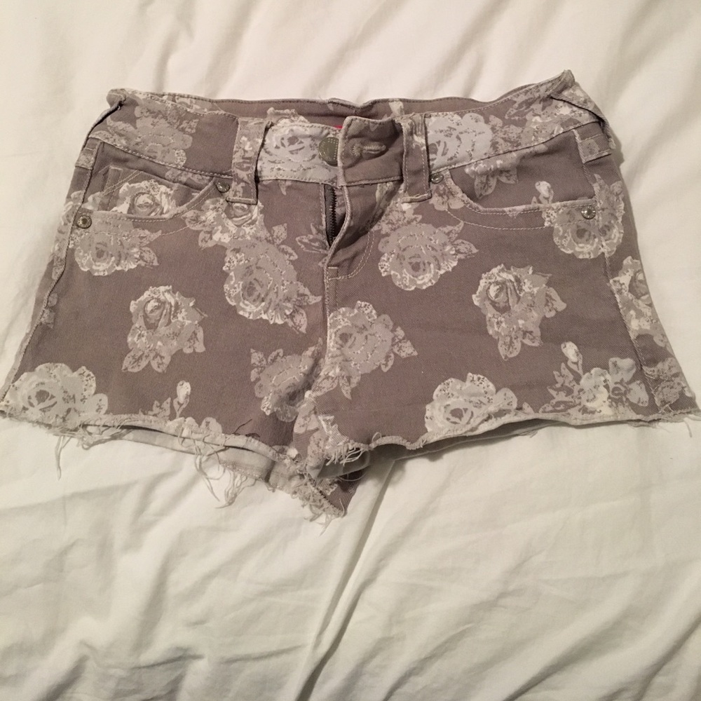 Flower print jean shorts