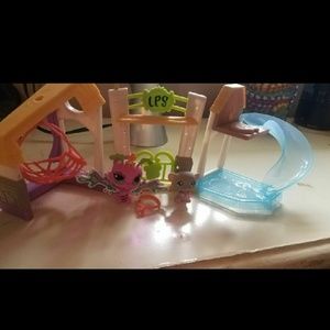 2 littlest pet shop Houses