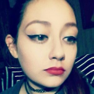 Meet your Posher, Mayra