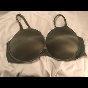Victoria's Secret 38DD bra
