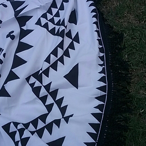 Circle throw - Picture 2 of 3