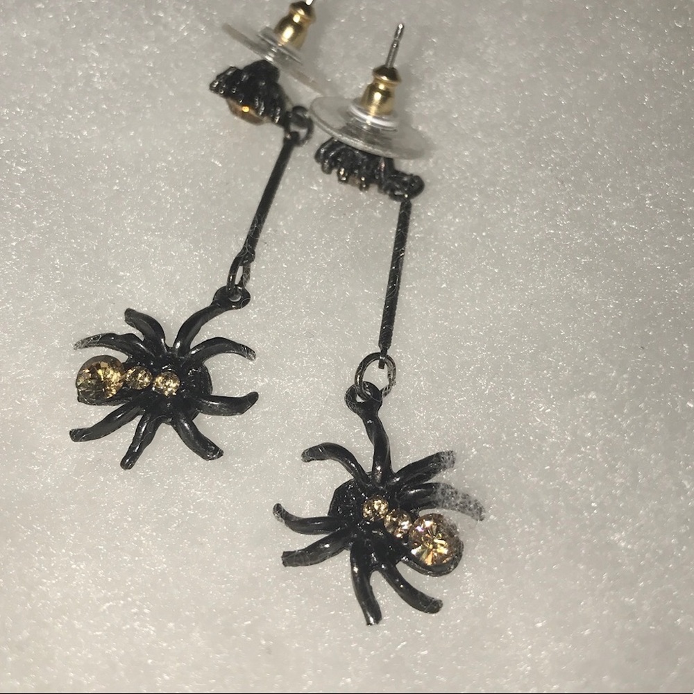 Earrings spider