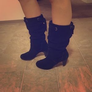 Black boots made for walkin!