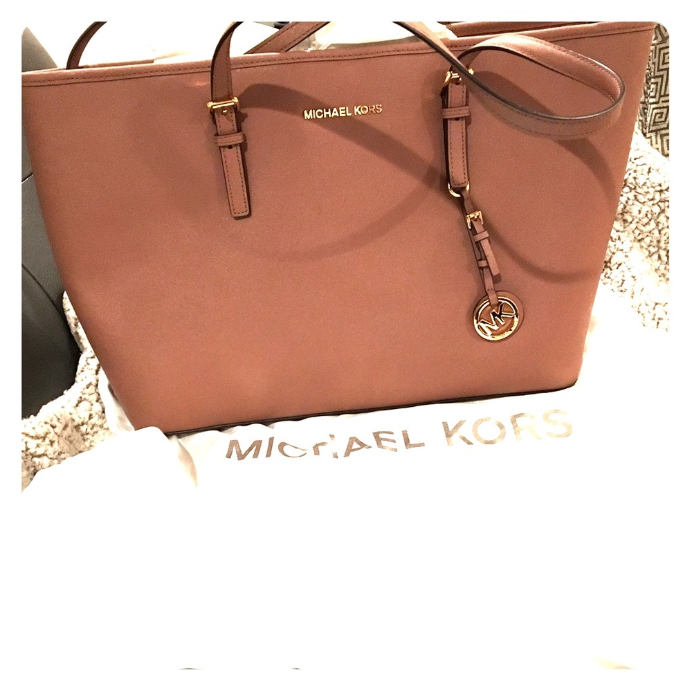 NWT MK LARGE SAFFIANO LEATHER TOTE