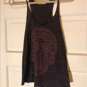 Maroon obey tank wth skull