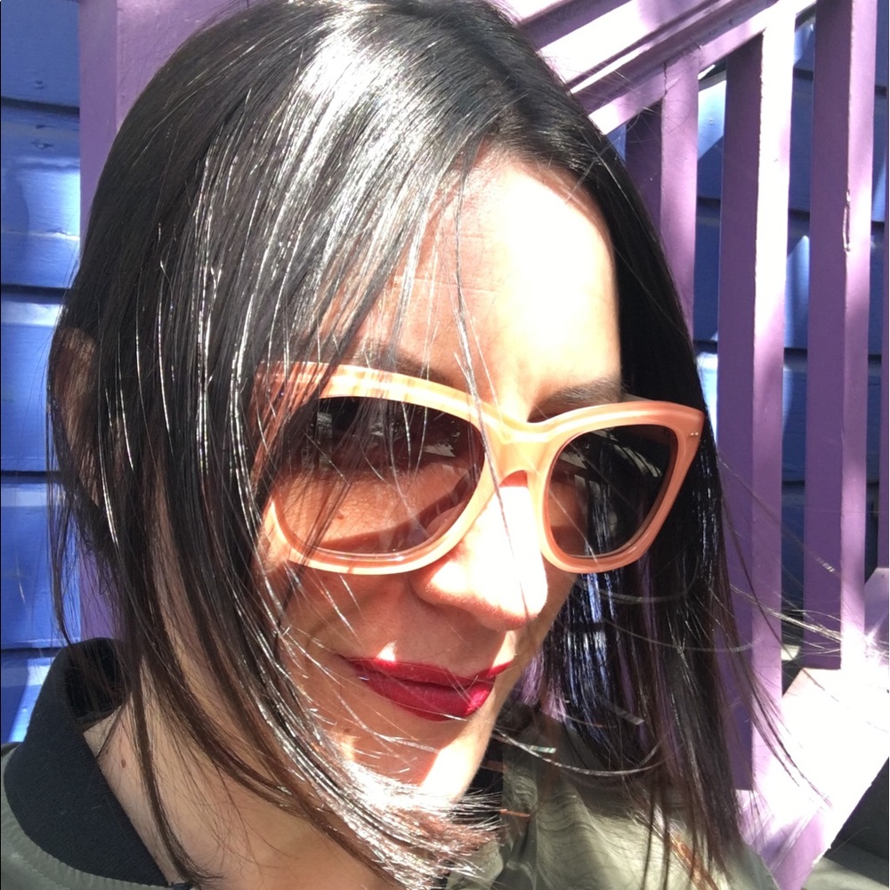 Meet your Posher, Leslie