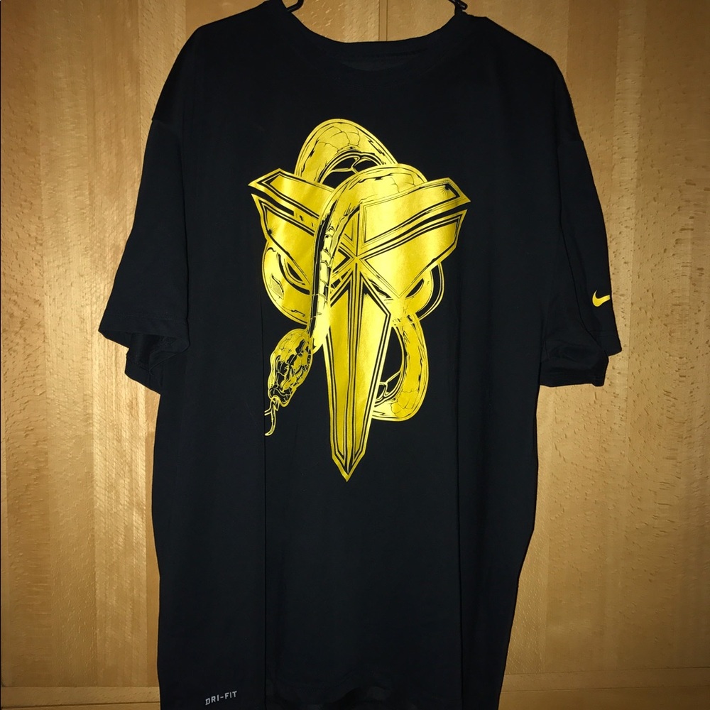 Like new black Nike Kobe black mamba size 2xl