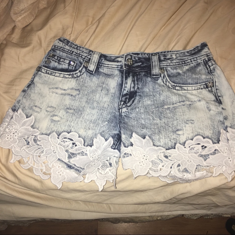 Size 29 miss me shorts!!